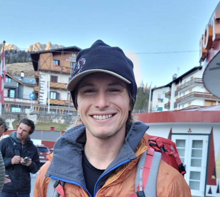 Close shot of August Frazen in the street of San Martino. 