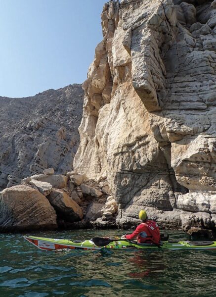 Paddling in the fjords of Oman. Photo: Kristoffer Vandbakk