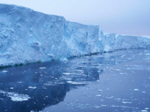 Thwaites ice cliff
